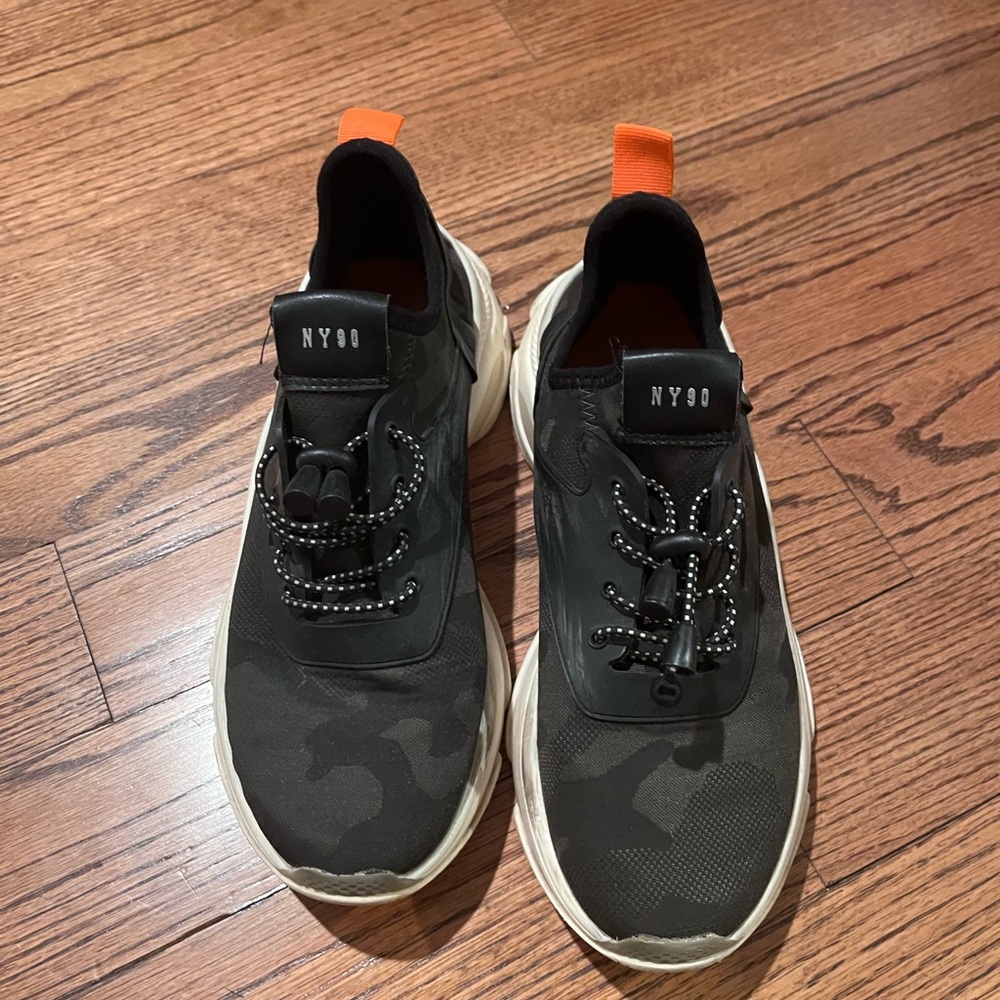 Steve Madden NY90 sneakers